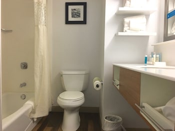 Suite, 1 King Bed, Non Smoking, Fireplace