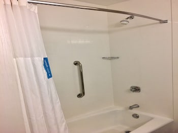 Room, 2 Queen Beds, Accessible, Non Smoking