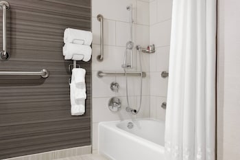 Room, 2 Double Beds (Mobility Accessible, Tub)