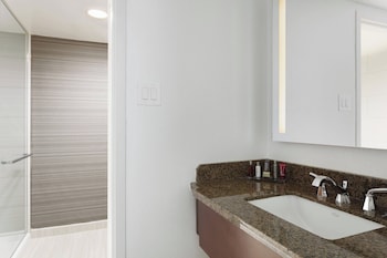 Room, 1 King Bed (View)