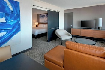 Suite, 1 King Bed