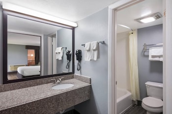 Room, 1 King Bed, Accessible, Non Smoking