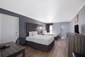Standard Room, 2 Queen Beds, Non Smoking