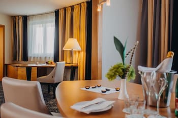 Junior Suite, Club Lounge Access