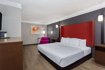 Room, 1 King Bed, Accessible, Non Smoking (Mobility/Hearing Impaired Accessible)