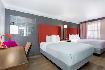 Room, 2 Queen Beds, Non Smoking