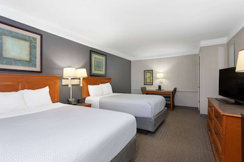 Room, 2 Queen Beds, Non Smoking