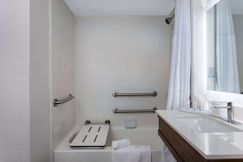 Room, 1 King Bed, Accessible, Non Smoking (Mobility/Hearing Impaired Accessible)