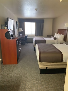 Standard Room, 2 Queen Beds, Non Smoking, Refrigerator & Microwave (Pet Friendly)