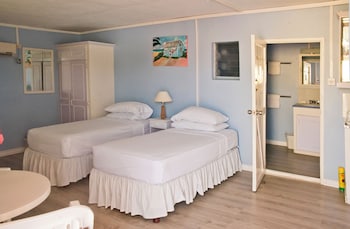 Penthouse Studio