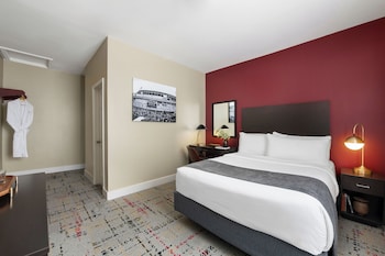 Standard Room (Queen)