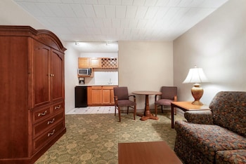 Suite, 1 King Bed, Non Smoking, No Windows