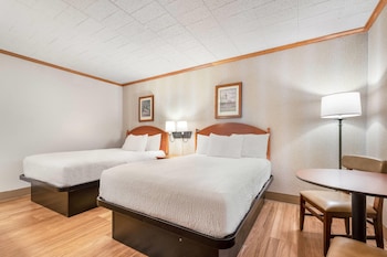 Room, 2 Double Beds, Non Smoking, No Windows