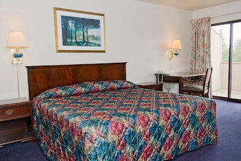 Standard Room, 1 King Bed