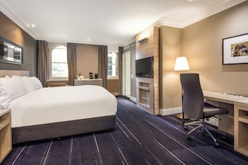 Classic Room, 1 King Bed, Accessible