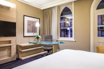 Premium Room, 1 King Bed, Club Lounge Access