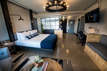 Deluxe Room, 1 King Bed