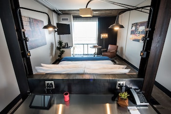 Standard Room, 1 King Bed