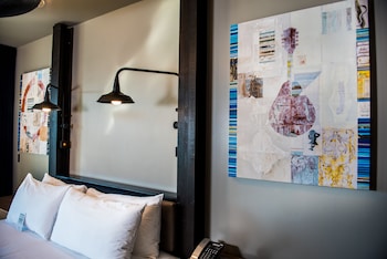 Standard Room, 1 King Bed
