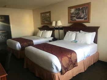 Room, 2 Queen Beds, Non Smoking