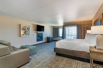 Suite, 1 King Bed with Sofa bed, Accessible, Non Smoking