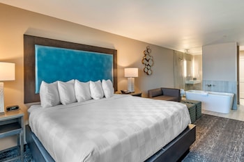 Suite, 1 King Bed, Non Smoking