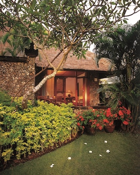 Luxury Room, Ocean View (Lanai)
