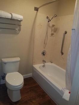 Room, 2 Queen Beds, Accessible, Non Smoking (Mobility/Hearing)
