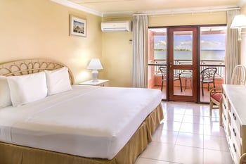 Honeymoon Room, Pool View