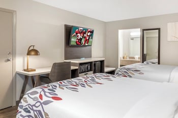 Deluxe Room, 2 Queen Beds, Non Smoking
