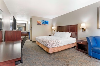 Standard Room, 1 King Bed, Non Smoking, Refrigerator & Microwave