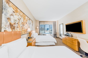 Traditional Room, 2 Double Beds (Hearing Accessible)