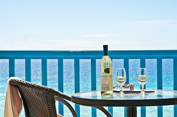 Deluxe Ocean Front Studio