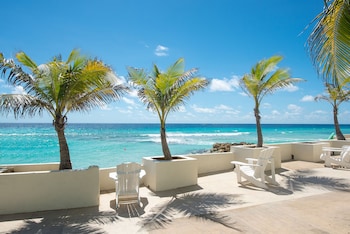Superior Ocean Front Studio