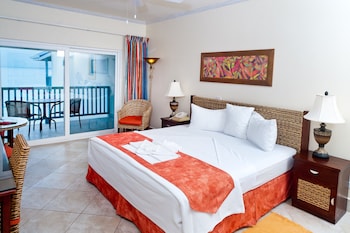 Deluxe Ocean Front Studio
