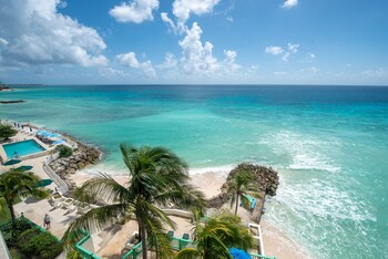 Superior Ocean Front Studio