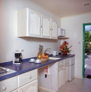 Superior Ocean Front Studio
