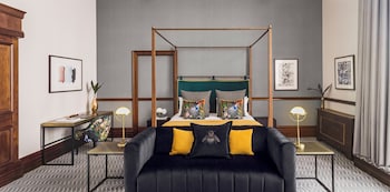 Suite, 1 King Bed (Heritage)