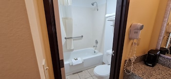 Room, 2 Queen Beds, Kitchenette