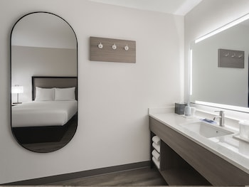 Room, 1 King Bed, Non Smoking