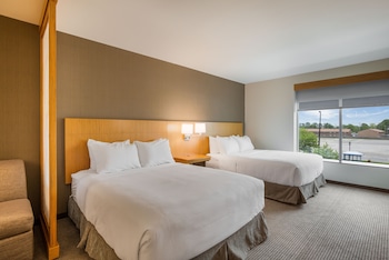 Classic Room, Multiple Beds (2 Queenbeds & 1 Sofabed)