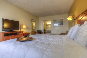 Standard Room, 1 King Bed, Smoking
