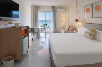 Room (Sol Room Front Sea View)