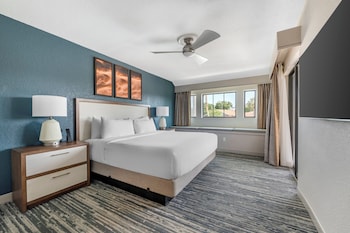 Condo, 2 Bedrooms
