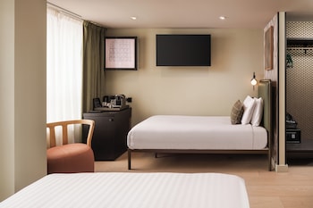 Family Room for 3 *Newly Refurbished*