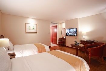 Standard Twin Room (Bigger than most in Seoul)