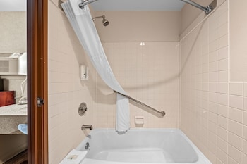 Room, 2 Queen Beds (Pet-friendly)