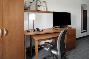 Room, 1 King Bed, Hearing Accessible (Accessible Bathtub)