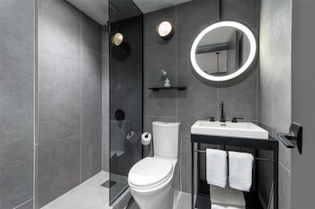 Deluxe Suite, 1 Bedroom (High Floor)