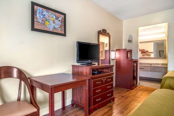 Standard Room, 2 Queen Beds, Smoking